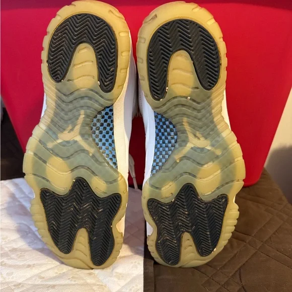 Jordan 11 Low “Legend Blue” - Picture 5 of 6